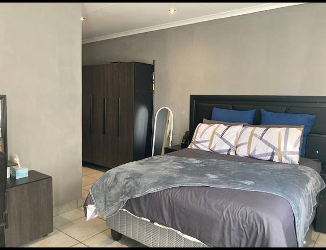 3 BEDROOM TOWNHOUSE FOR SALE IN LIEFDE EN VREDE